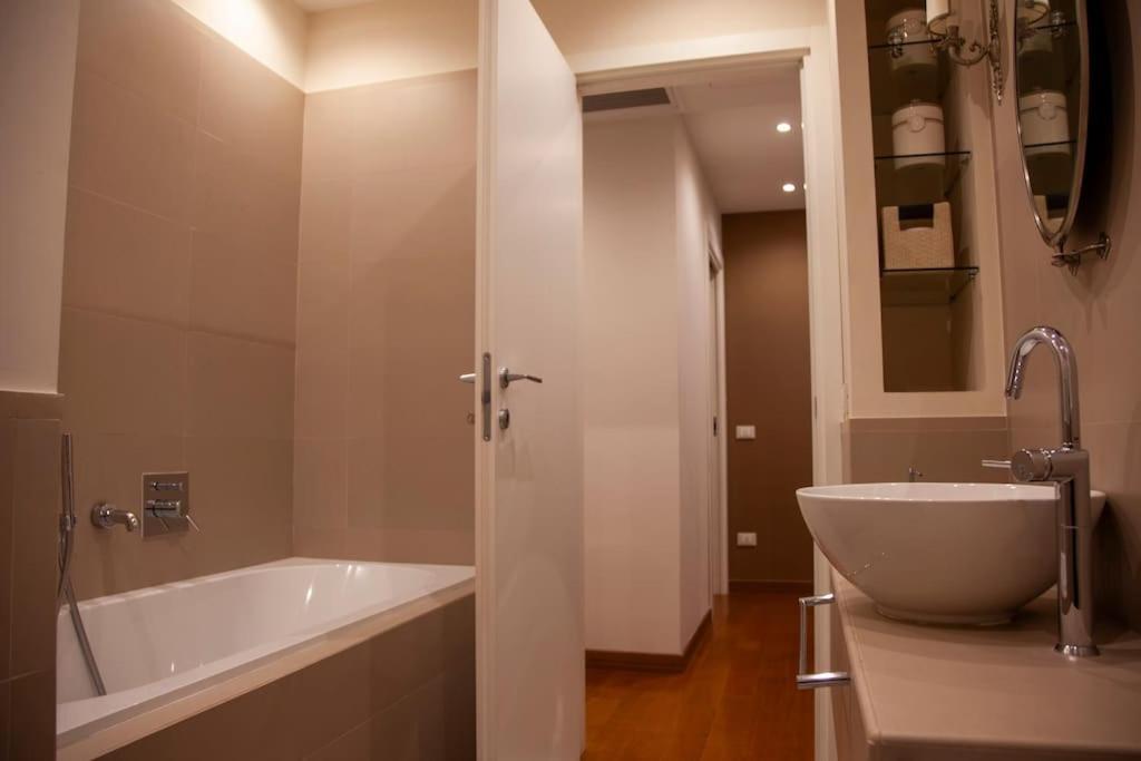 Roma, Gemelli Casa Eleganza, Resort Modernista Bagian luar foto
