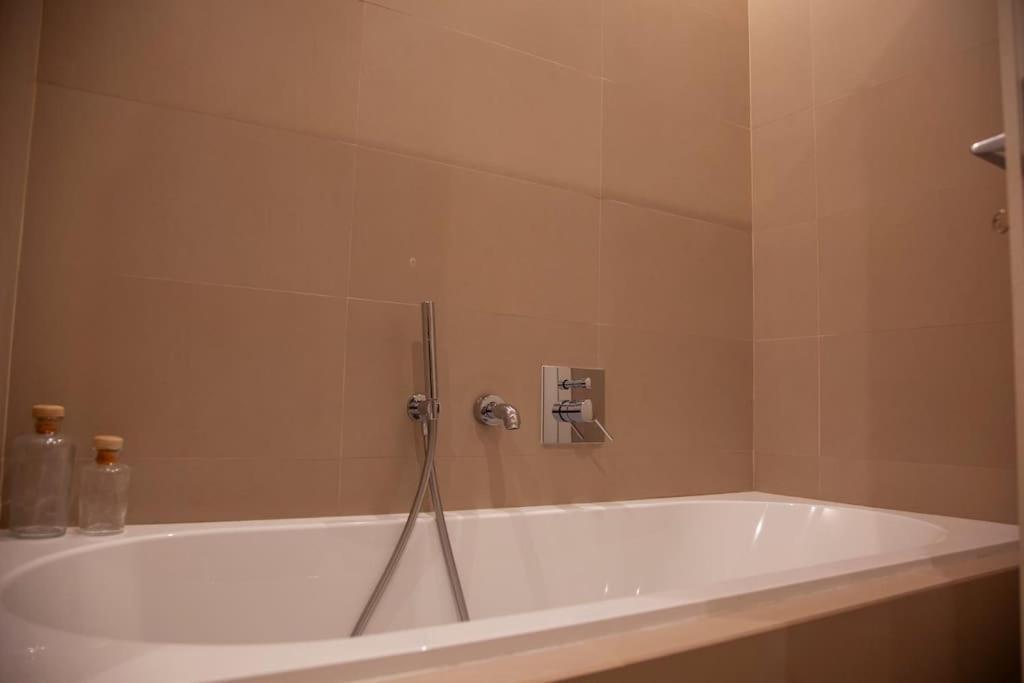 Roma, Gemelli Casa Eleganza, Resort Modernista Bagian luar foto